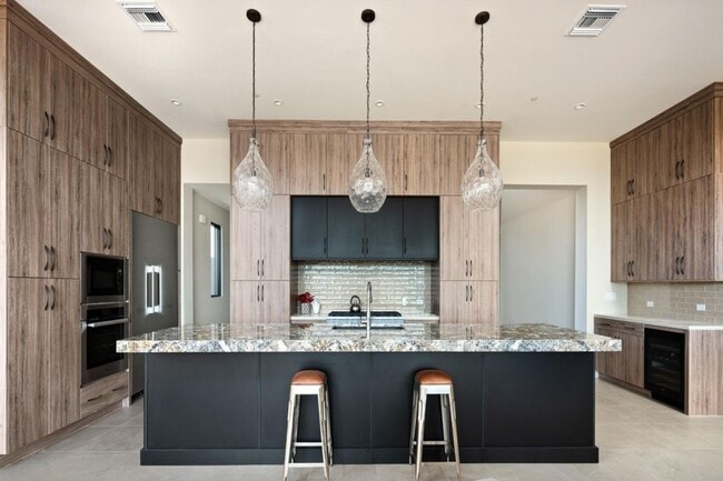 Building Photo - 37200 N Cave Creek Rd
