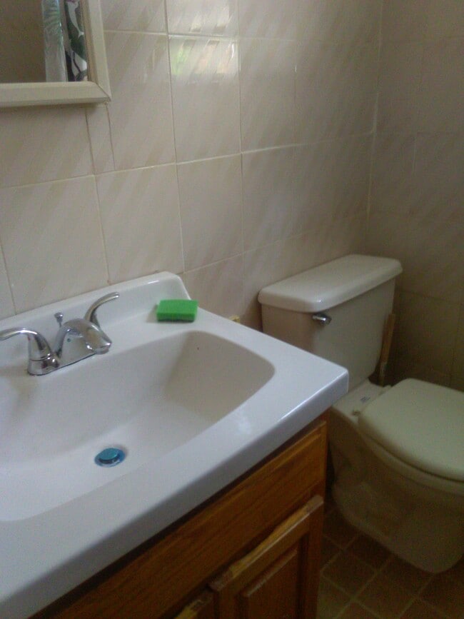Building Photo - 105 Rustic Pl