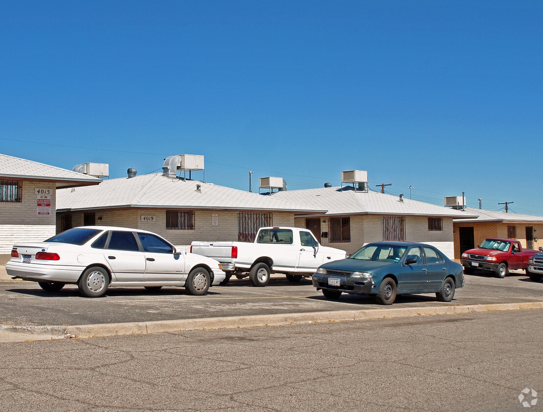 Primary Photo - 4015-4019 Leavell Ave