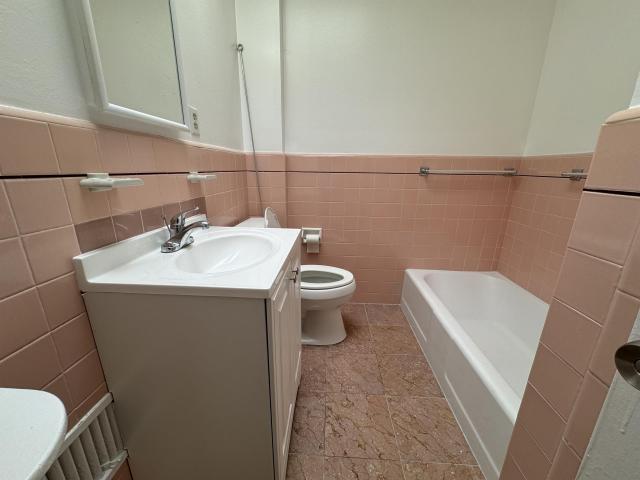Building Photo - 2 bedroom in San Francisco CA 94116