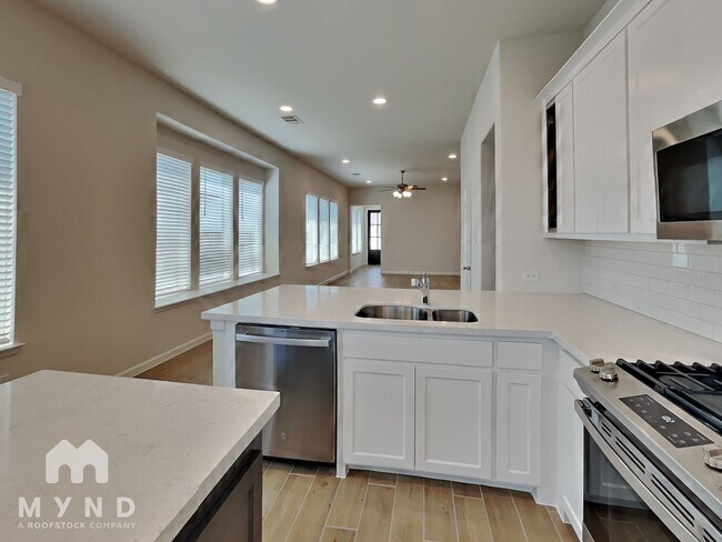 Foto del edificio - 3128 Cottontail Dr