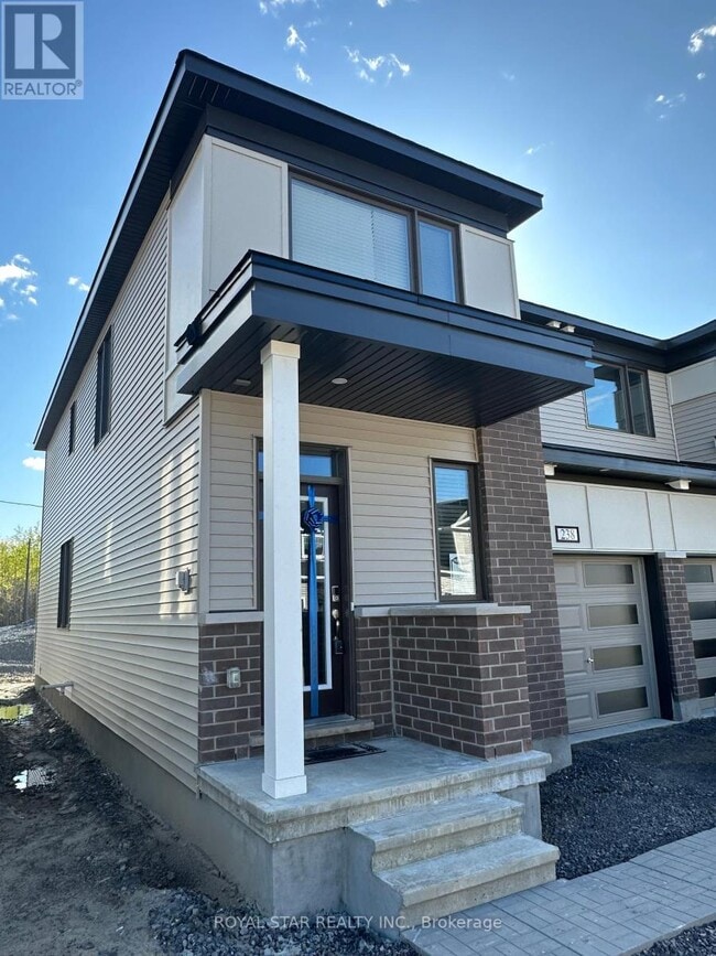 Building Photo - 238 Billrian Cres