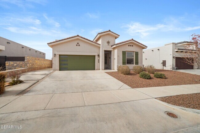 Building Photo - 253 Ulshaw St