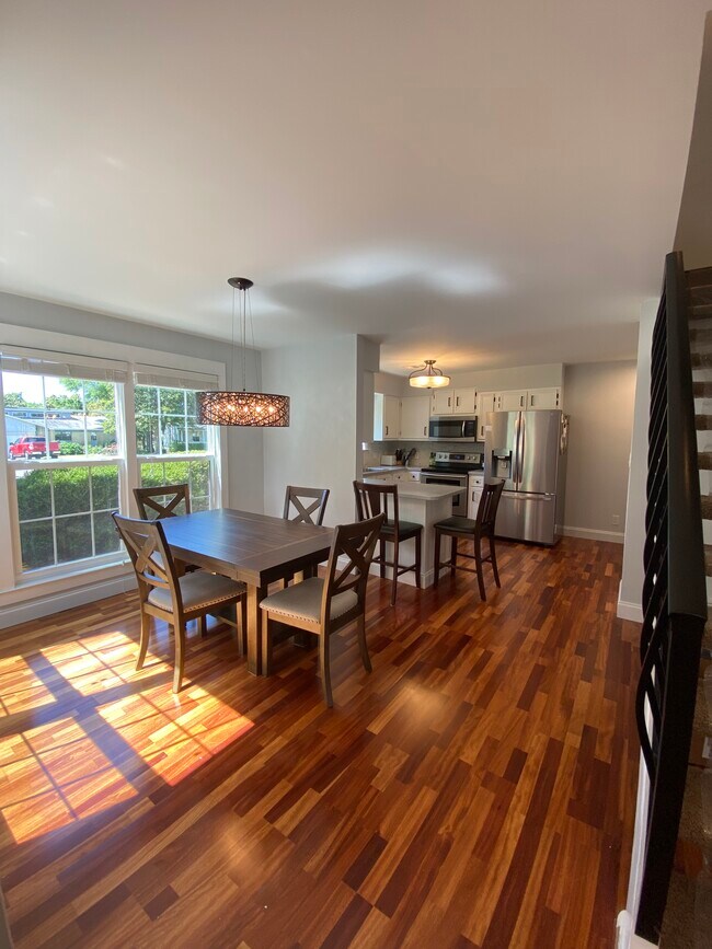 Foto del edificio - 817 N Lakeside Dr