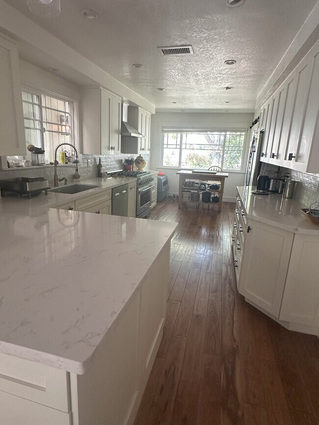 Foto del edificio - 3310 Manzana St