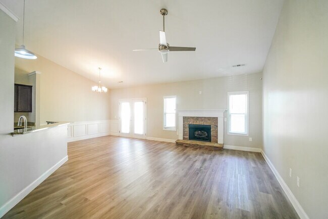 Building Photo - 242 Summer Gate Ln