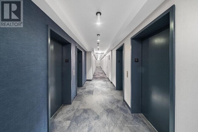 Photo du bâtiment - 2550-2550 Simcoe St N