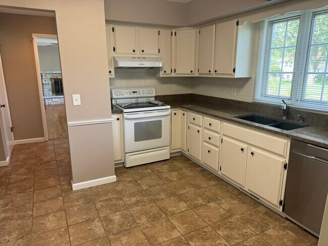 Foto del edificio - 1715 Valley Vista Dr