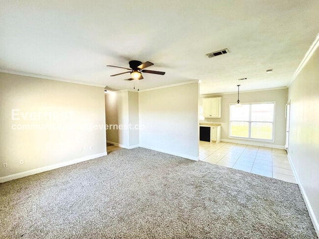 Foto del edificio - 571 King Ranch Rd