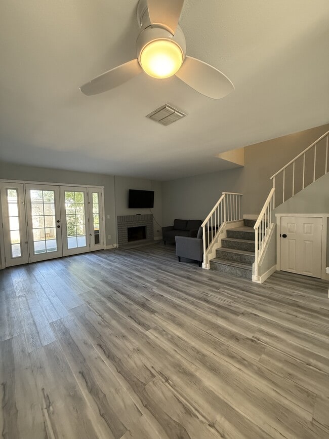 Building Photo - 8731 Pine Crest Pl