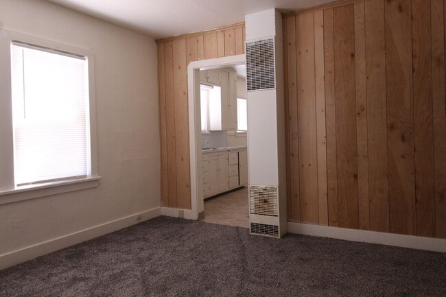 Building Photo - 814 Martin St