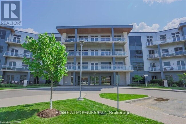 Photo du bâtiment - 1705 Fiddlehead Pl
