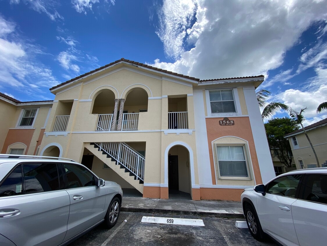 Foto principal - 1568 SE 26th St