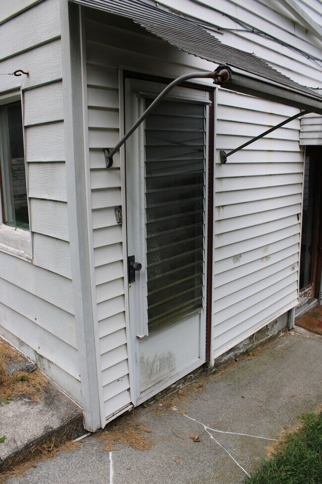 Foto del edificio - 230 W Broadway