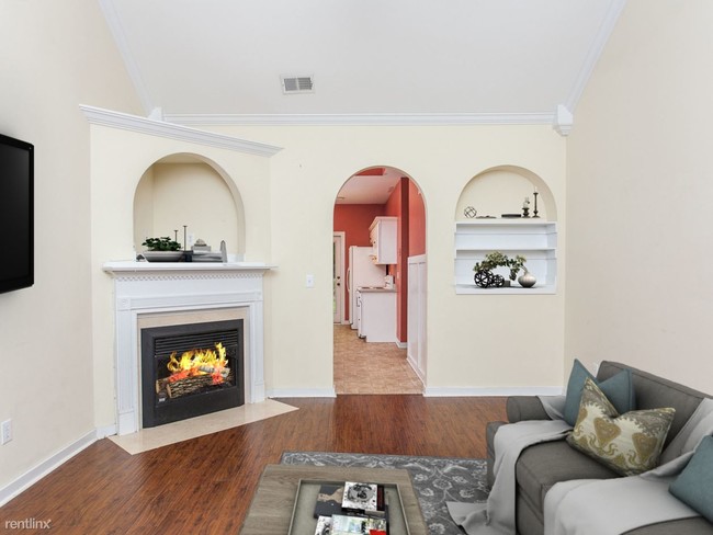 Building Photo - 9530 Brook Forest Cir