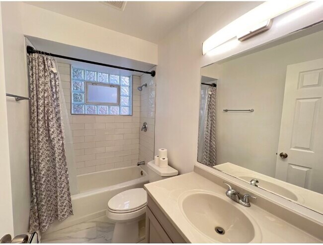 Building Photo - 4418 W 55th St