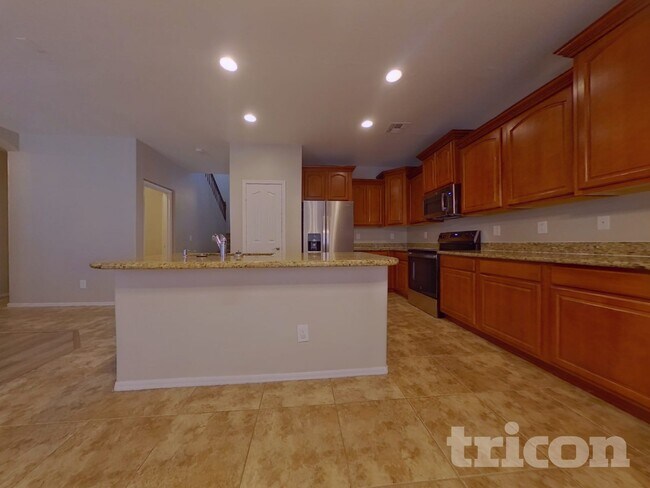 Building Photo - 7044 W Branham Ln