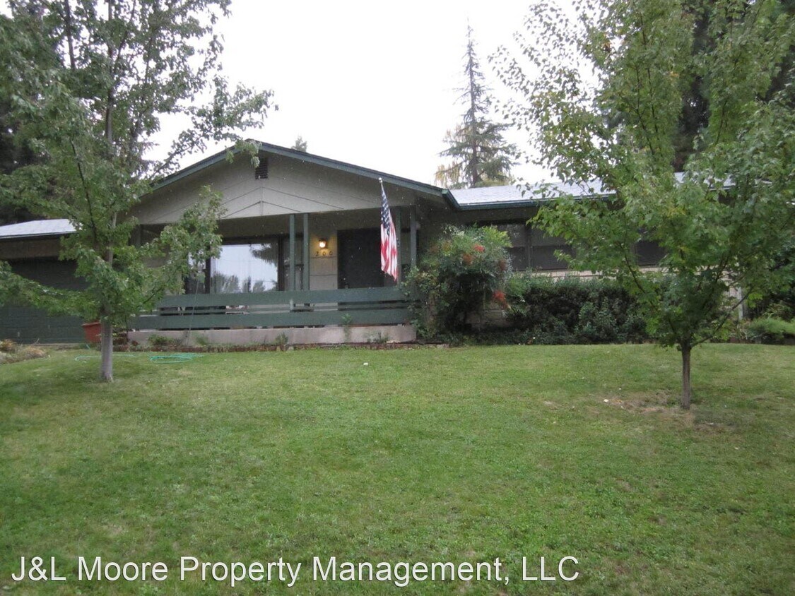 Foto principal - 3 br, 1.5 bath House - 200 Erie St.