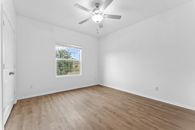 Building Photo - 129 Escondido Cir