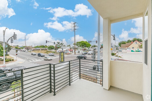 1BR, 1BA - 497SF - Division & Highland Rowhomes