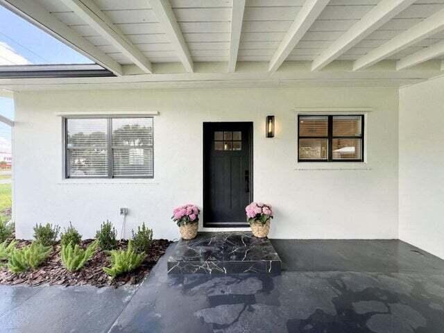 Foto del edificio - 212 NE Entrada Ave