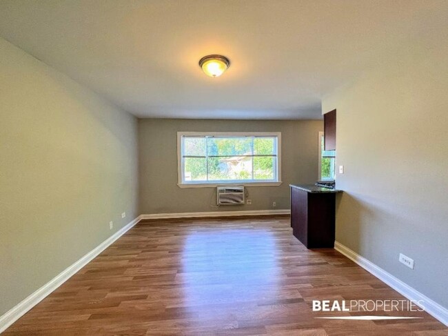 Building Photo - 0 bedroom in HIGHLAND PARK IL 60035
