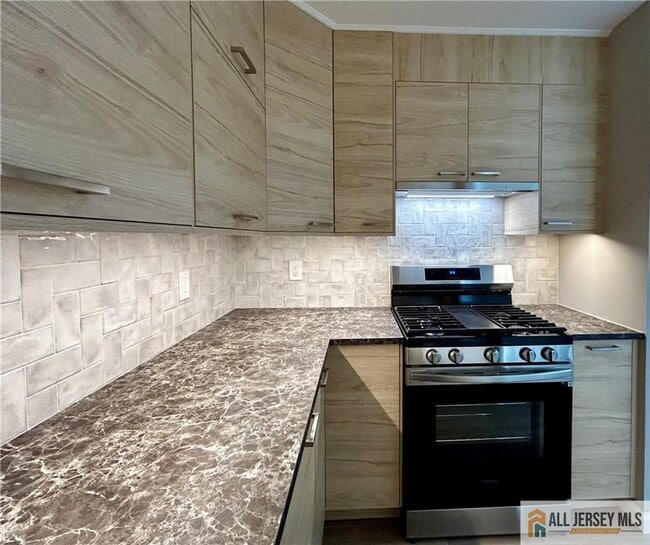 Building Photo - 13 Sweetgum Ln