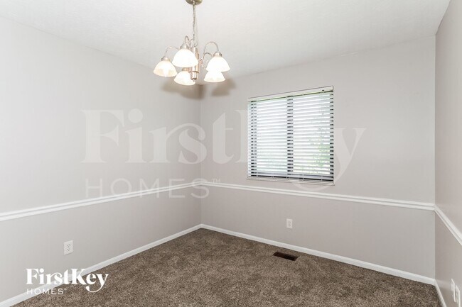 Building Photo - 3938 Schroeder Dr