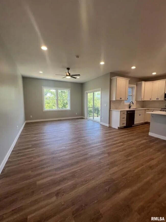 Foto del edificio - 5246 Pandit Dr