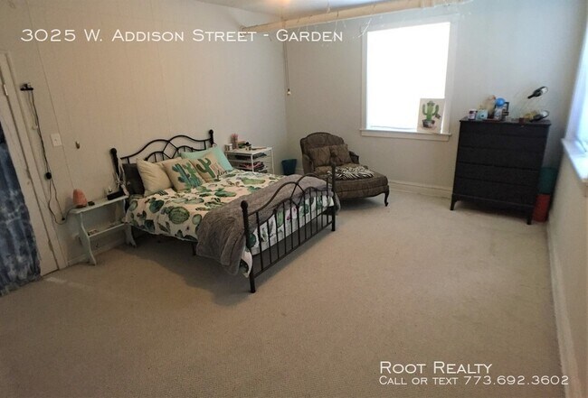 Foto del edificio - 3025 W Addison St