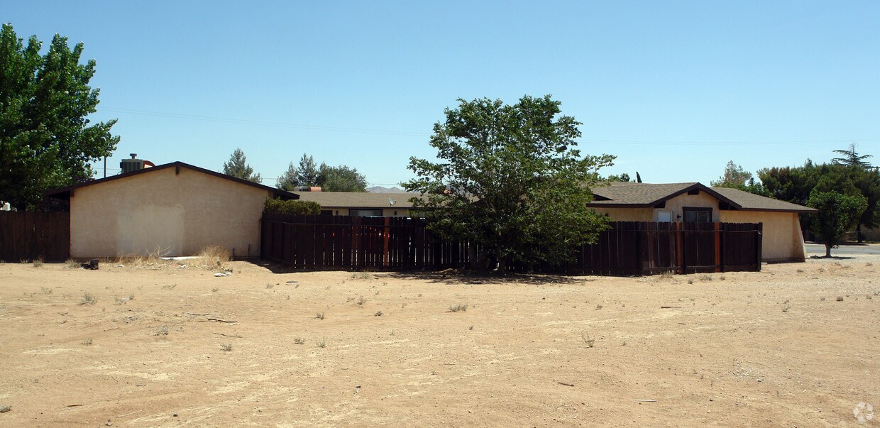 Foto del edificio - 15800 Serrano Rd