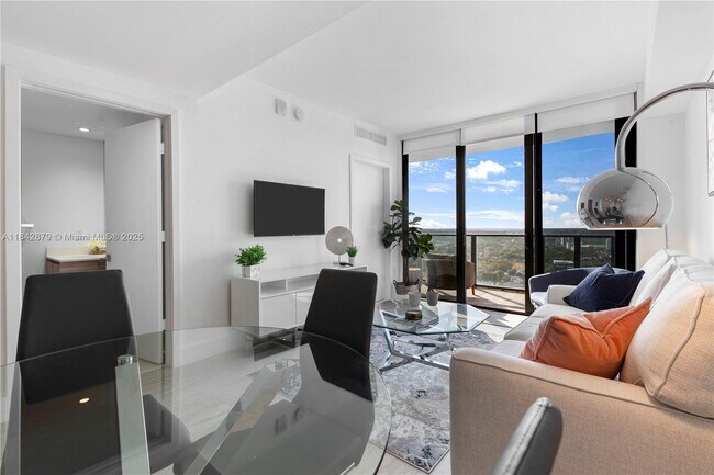 Foto del edificio - 121 NE 34th St