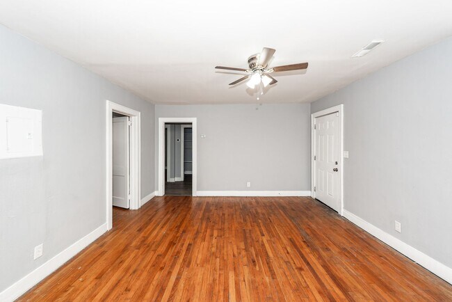 Foto del edificio - 3 Bedroom, 1 Bathroom Home in Dorchester Terrace - North Charleston