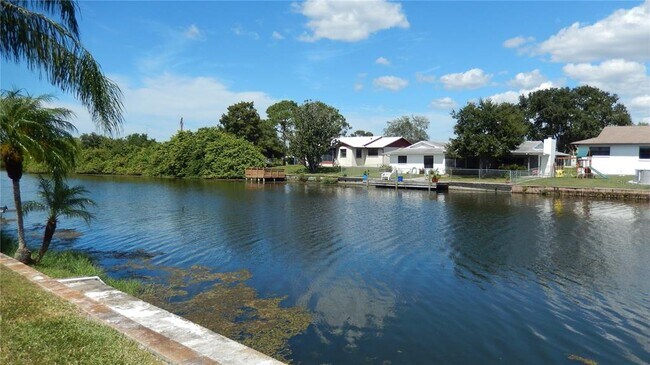 Foto del edificio - 2052 Norfolk Dr