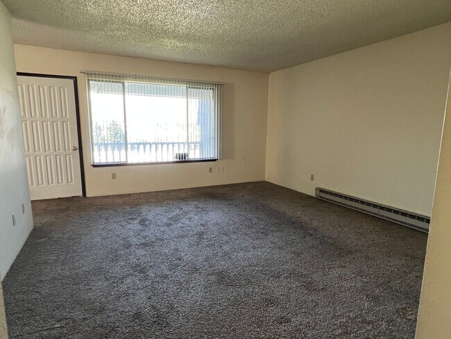 Foto del edificio - Pet-friendly 2 bedroom apartment with a/c,...