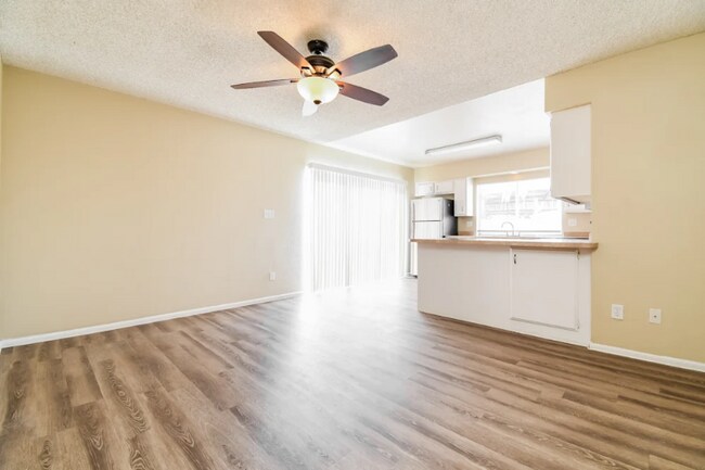 Foto del edificio - 4227 N 81st Dr