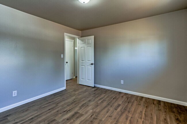 Foto del edificio - 2 Bedroom 1 Bath Duplex in the heart of Lo...