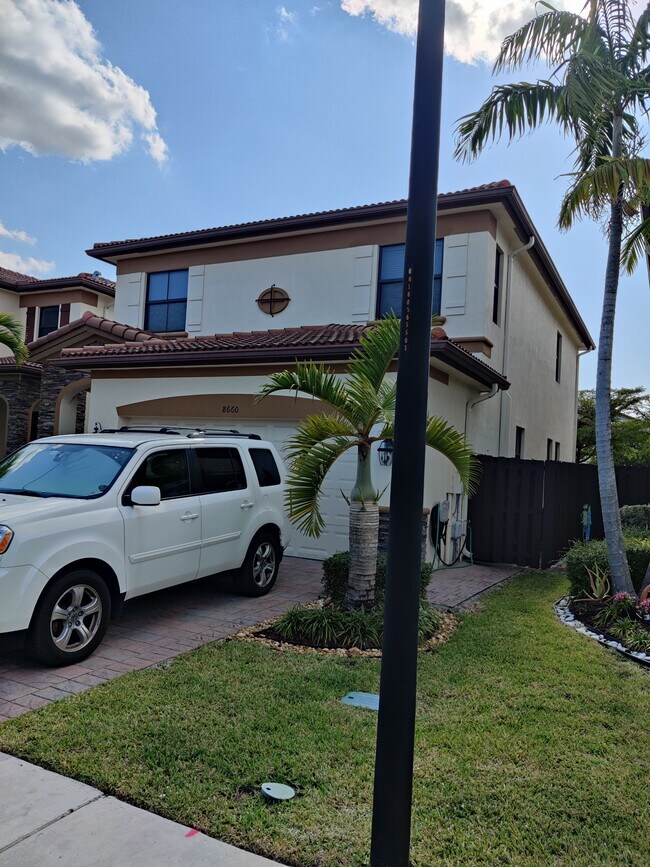 Building Photo - 8660 NW 101st Pl