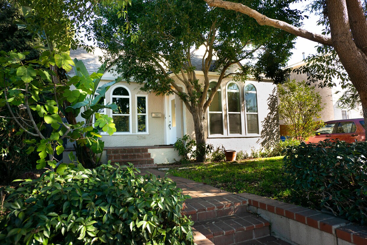 Foto principal - 3714 Barry Ave