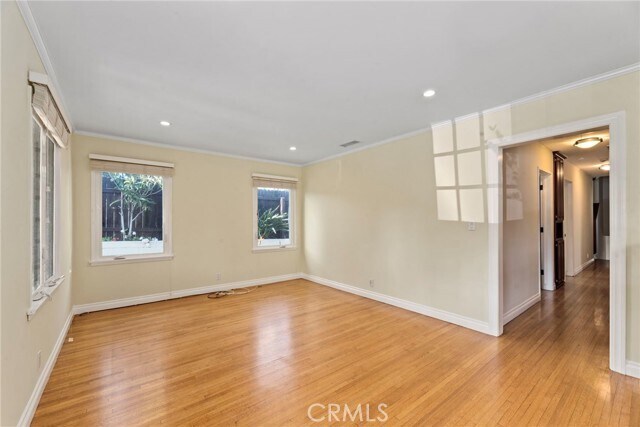 Foto del edificio - 2616 N Poinsettia Ave