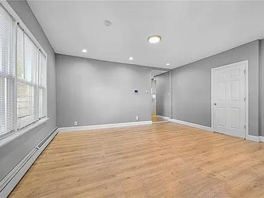 Foto del edificio - 218 Princeton St