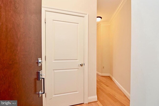 Foto del edificio - 1210 R St NW