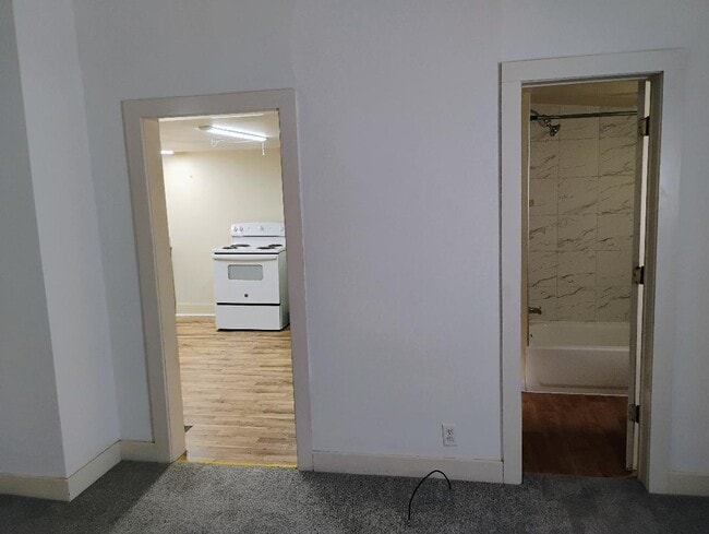 Foto del edificio - 128 N Cross St