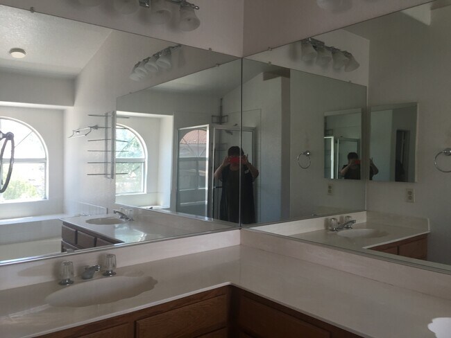Foto del edificio - Move in Ready