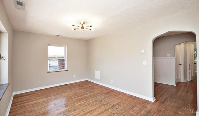 Building Photo - 2992 W McMicken Ave