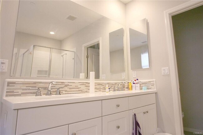 Building Photo - 125 Full Sun