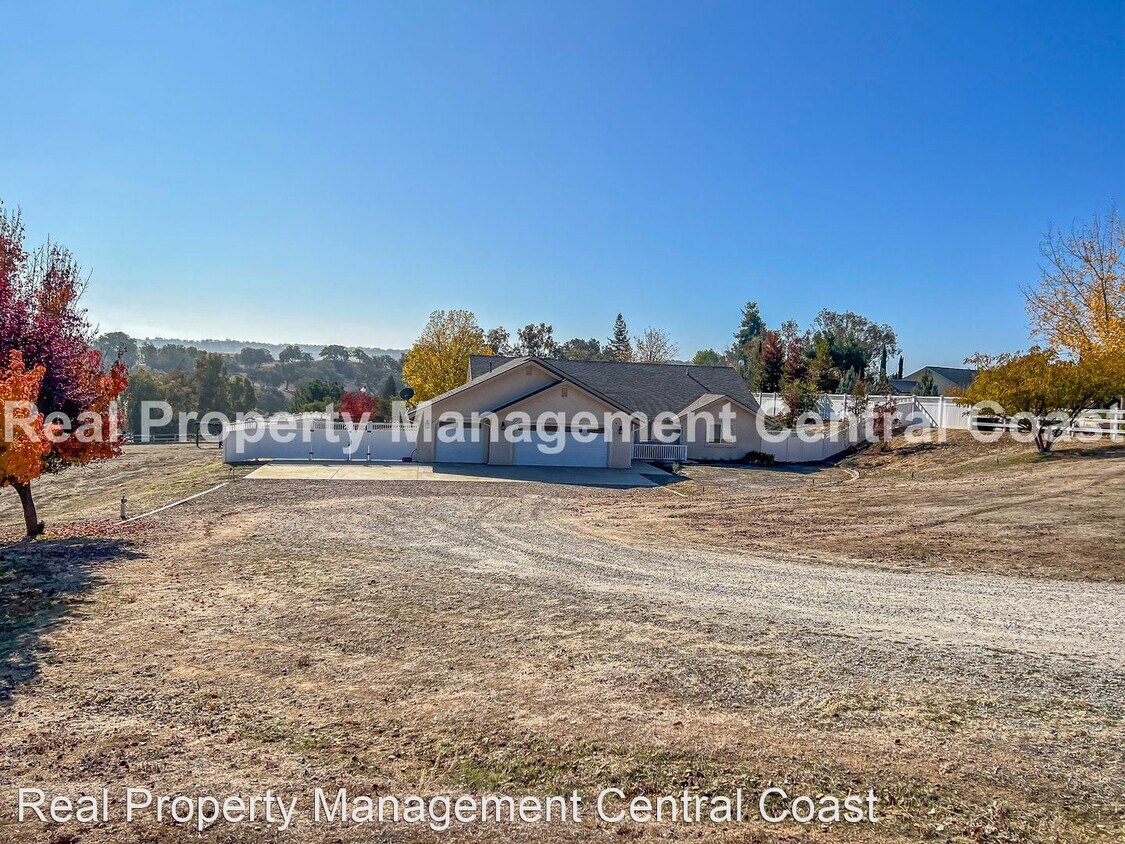 Primary Photo - 4 br, 2 bath House - 5640 Silverado Place