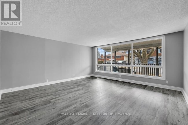 Building Photo - 833 Maplewood Ave