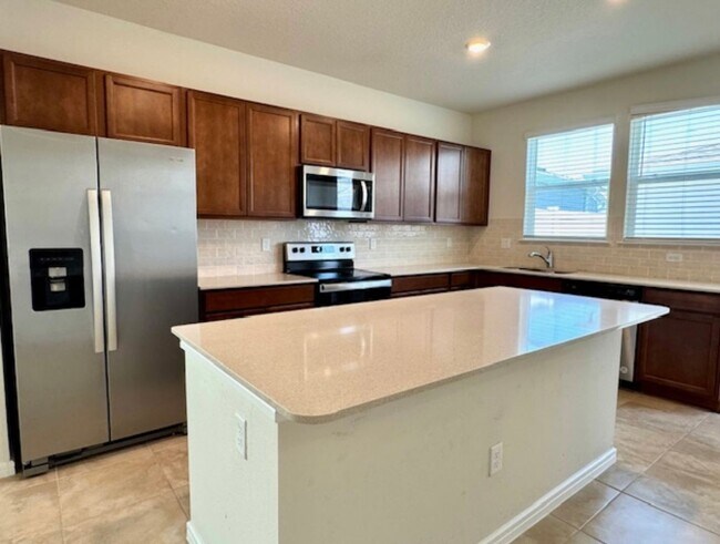Building Photo - Isles of Lake Nona!! 3 Bedroom 2.5 Bathroo...