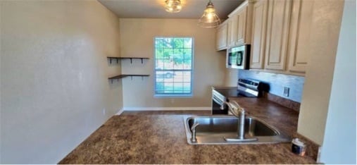 Photo - 107 Creekside Dr House